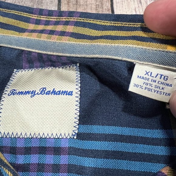 Tommy Bahama Silk Short Sleeve Button Shirt XL Blue Purple Plaid Camp Hawaiian - Picture 4 of 7